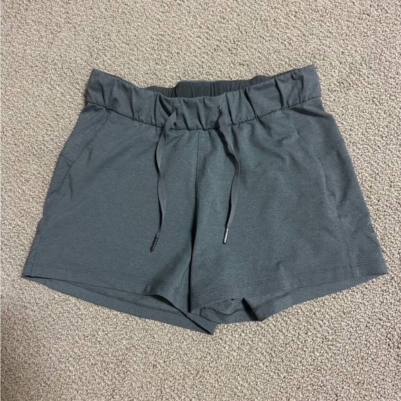 lululemon athletica Pants - LULULEMON ON THE FLY SHORTS 2.5”